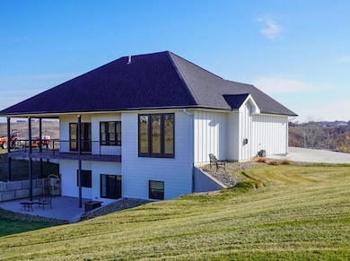 310 Country Dr, Pierre, SD 57501 - photo 2