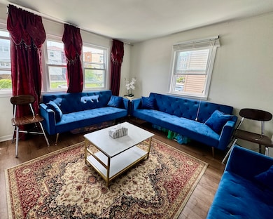 6531 N Hoyne Ave unit 2S, Chicago, IL 60645 - photo 4