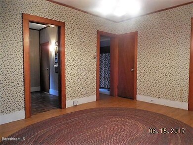 9 Crystal St, Lenox, MA 01240 - photo 6