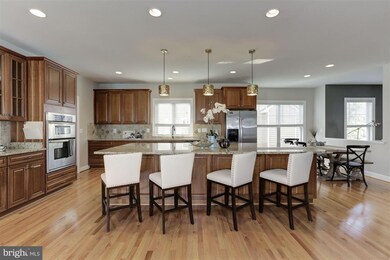 513 Greenwich St, Falls Church, VA 22046 - photo 2