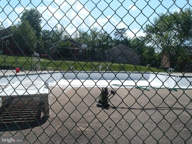 9746 Hagel Cir unit E, Lorton, VA 22079 - photo 3