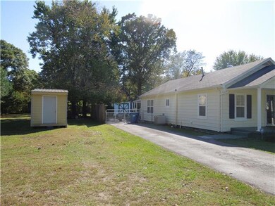 1104 Oak Dr, Manchester, TN 37355 - photo 3