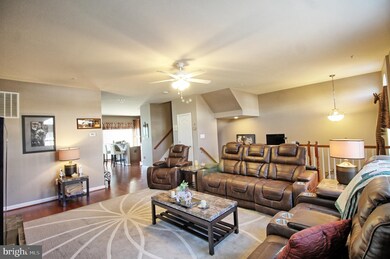 8599 Crooked Tree Ln, Laurel, MD 20724 - photo 3