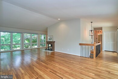 8109 Timber Valley Ct, Dunn Loring, VA 22027 - photo 5