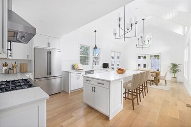 12 Tompkins Ct, Newport, RI 02840 - photo 2