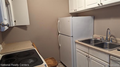 26760 Joy Rd unit E8, Redford, MI 48239 - photo 4