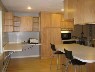 18 Yvonne St, Rochester, NH 03867 - photo 3