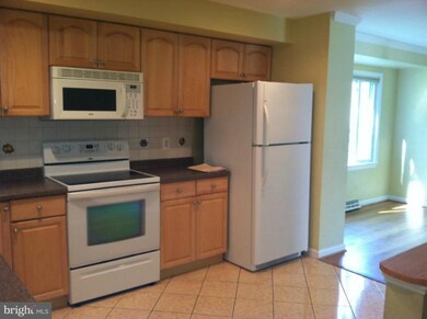 411 Orleans Cir SW, Vienna, VA 22180 - photo 7