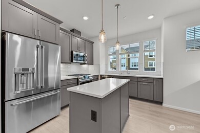 19288 NE 69th Circle Unit 104 ~ Ready Now