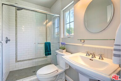 20416 Wells Dr, Woodland Hills, CA 91364 - photo 4