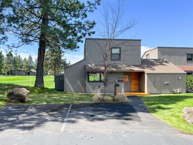 57232 Island Rd unit 32, Sunriver, OR 97707 - photo 2