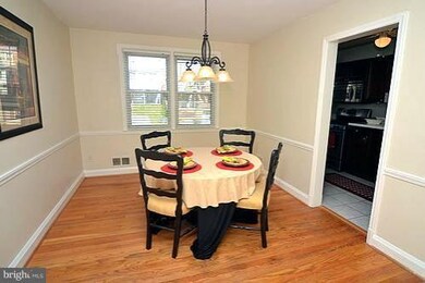 1802 Darrich Dr, Parkville, MD 21234 - photo 4