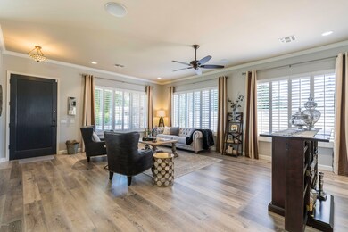 Roxy Cir-12