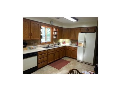 Eat in kitchen with lots of cabinets