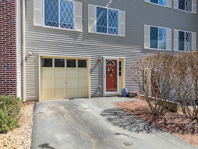 5 Lynn Dr, MerriMacK, NH 03054 - photo 3