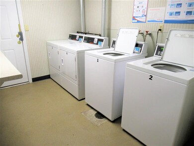 555 Calef Rd unit 8, Manchester, NH 03103 - photo 5