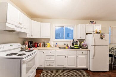 12 Ludlow Rd unit B, Middletown, RI 02842 - photo 3