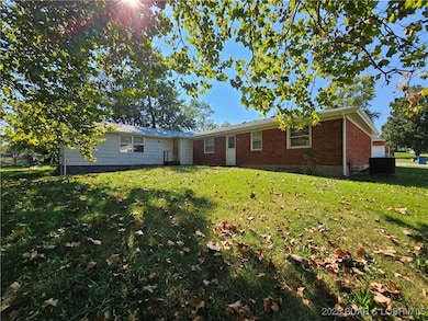 612 N Maple St, Eldon, MO 65026 - photo 4