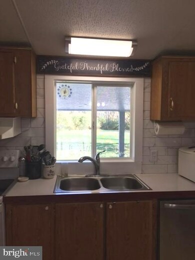 193 Heritage Ln, Berkeley Springs, WV 25411 - photo 2