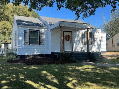 1506 E 28th St, Sheffield, AL 35660 - photo 3