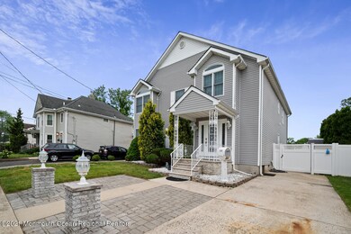 220 Osborn St Keyport NJ 07735-large-003