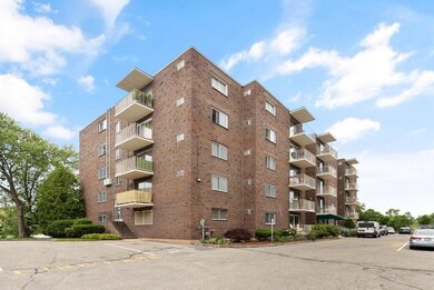 34 Hamilton Rd unit 407, Arlington, MA 02474 - photo 4