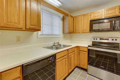 1011 Northlake Dr unit 10K, Anderson, SC 29625 - photo 5