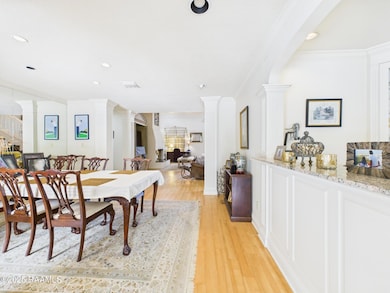 CAM02400G0-PR0202-STILL031