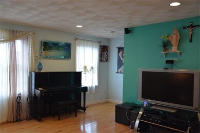 395 Lee Burbank Hwy unit 1, Revere, MA 02151 - photo 4
