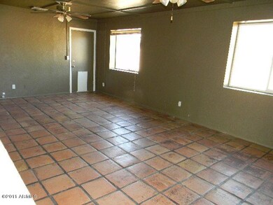 023-300315 Family Room 1