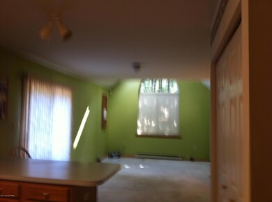 2318 Mountain Laurel Dr, Effort, PA 18330 - photo 4