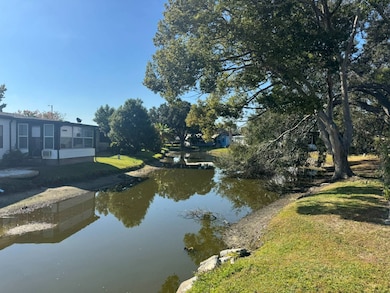 95 Country Club Dr, Plant City, FL 33565 - photo 4