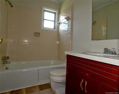 411 1st Ave, Statesville, NC 28677 - photo 7