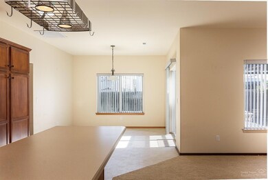 2118 NW Cedar Ave, Redmond, OR 97756 - photo 6