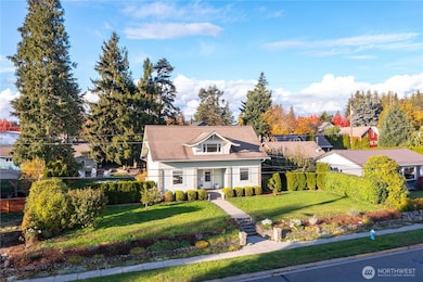 607 E Front St, Lynden, WA 98264 - photo 3