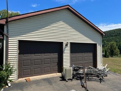 180 Douglas Ln, Kunkletown, PA 18058 - photo 3