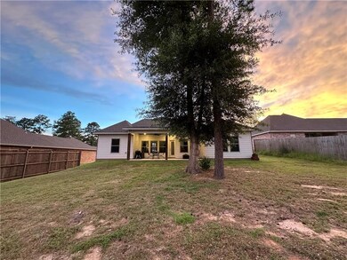 4577 Hathern Dr, Pineville, LA 71360 - photo 2