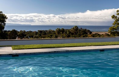 Ocean views - Poolside