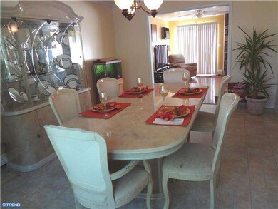 16 River Ln, Levittown, PA 19055 - photo 2