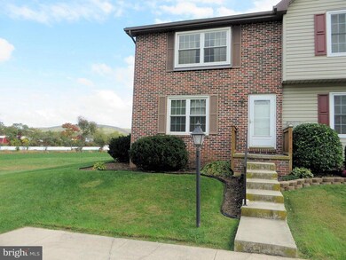 2616 Banbury Ln, Chambersburg, PA 17202 - photo 2