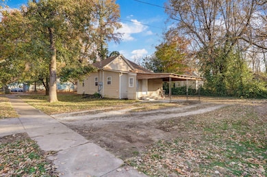 739 S Douglas Ave, Springfield, MO 65806 - photo 5