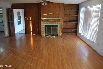 3-LivingRoom_2