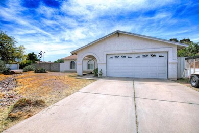 511 W Manor