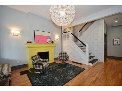 Entry/Foyer.