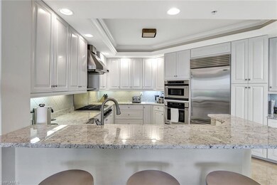 Stainless steel appliances, Subzero fridge, gas st