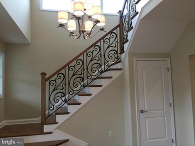 649 Tudor Dr, Hagerstown, MD 21742 - photo 2