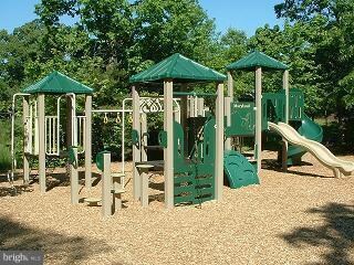 8060 Pennington Dr, Laurel, MD 20724 - photo 6