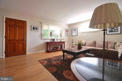 2120 Sweetbrier Ln, Lutherville Timonium, MD 21093 - photo 5