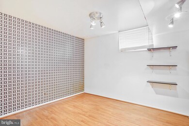 6304 Somerset Rd, Riverdale, MD 20737 - photo 7