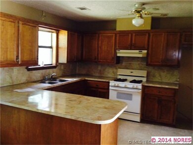 1108 Bran Britt Ln, Muldrow, OK 74948 - photo 6